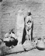 388px-Félix_Bonfils_-_Mumienhändler.png