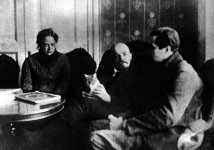 Krupskaya-Lenin-Eure-Feb-1920.jpg