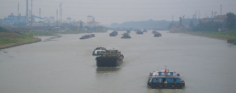 Yangzhou-Modern-Grand-Canal.JPG
