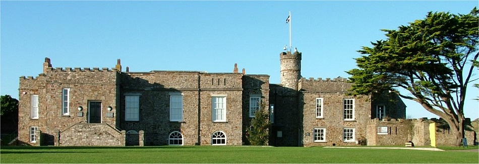 The_Castle,_Bude,_Cornwall_-_27_December_2008.jpg The_Castle,_Bude,_Cornwall_-_27_December_2008.jpg