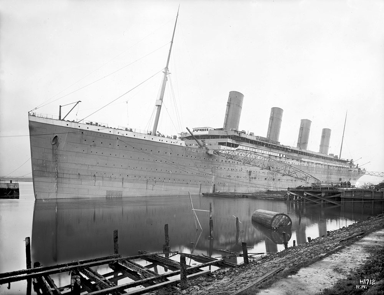 781px-RMS_Titanic_unpainted.png