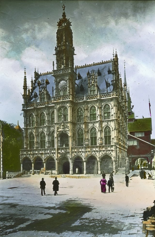 Le_pavillon_de_la_Belgique_à_l'exposition_universelle_de_Paris_en_1900.jpg