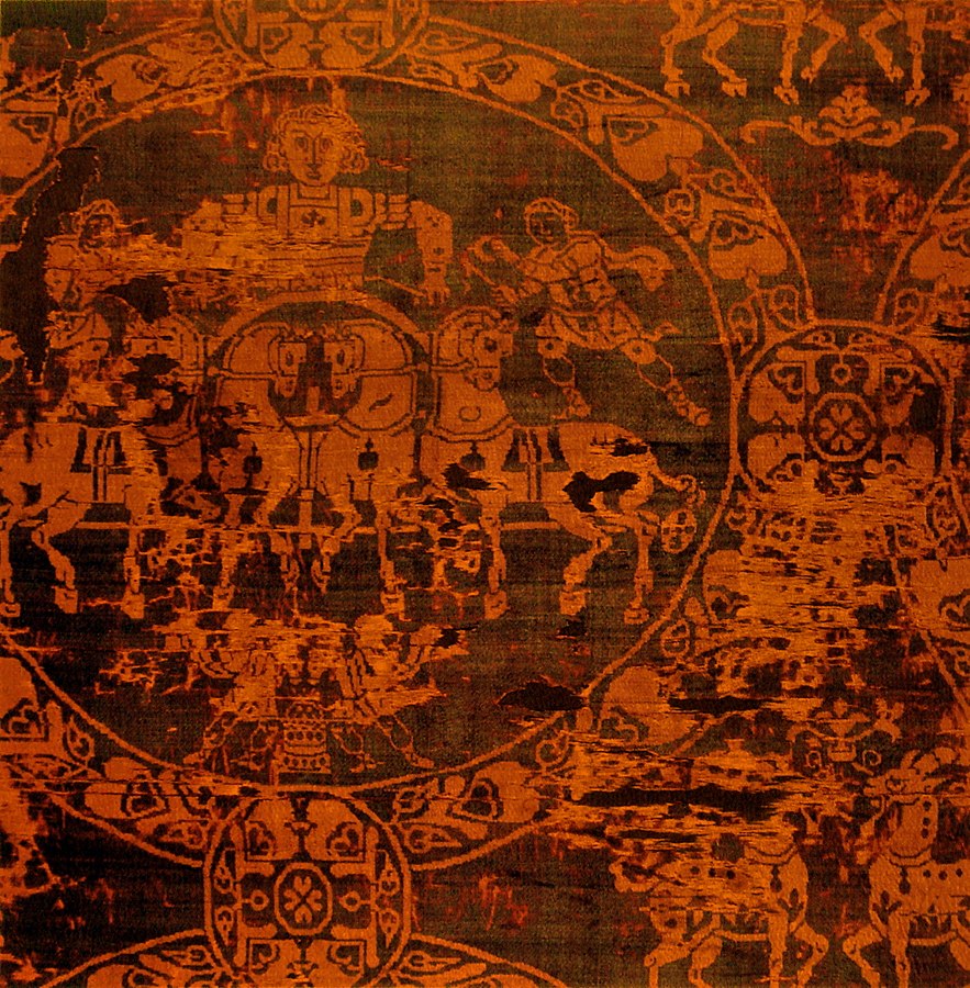 883px-Shroud_of_Charlemagne_manufactured_in_Constantinople_814.jpg