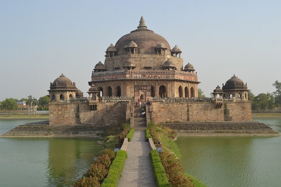 I. Sher_Shah_Suri_Tomb.jpg
