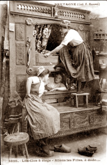 antiques-box-bed.jpg antiques-box-bed.jpg