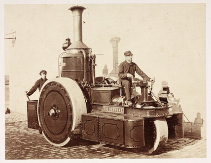 Thomsons-road-steamer-Derwent-in-operation-at-Leith-Edinburgh-Scotland.-Thomson-built-his-firs...jpg