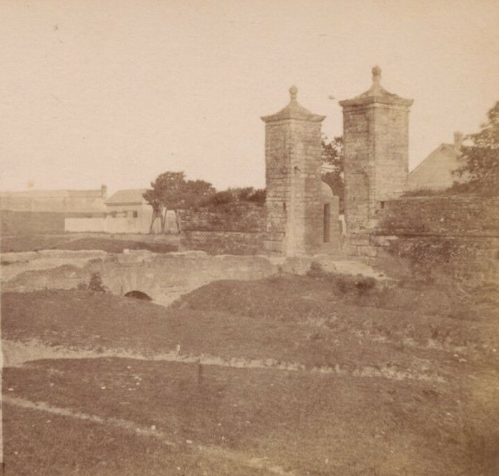 City Gates & Fort distant St Augustine FL Stereoview c1890 1.jpg