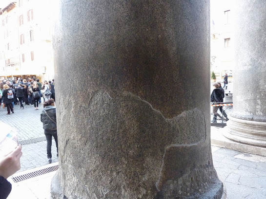 Rome_Pantheon_pealing_8.JPG