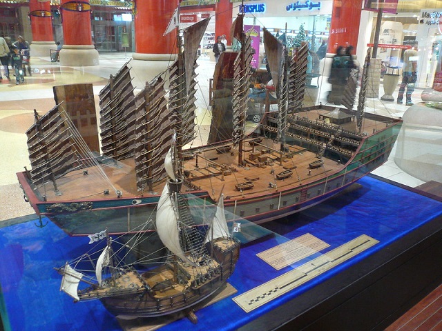 ZHENG HE vs columbus ship-1.jpg ZHENG HE vs columbus ship-1.jpg
