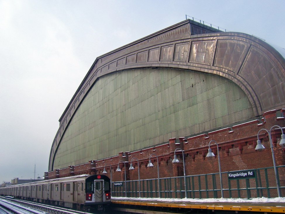 Kingsbridge_Road_station_with_armory.jpg Kingsbridge_Road_station_with_armory.jpg