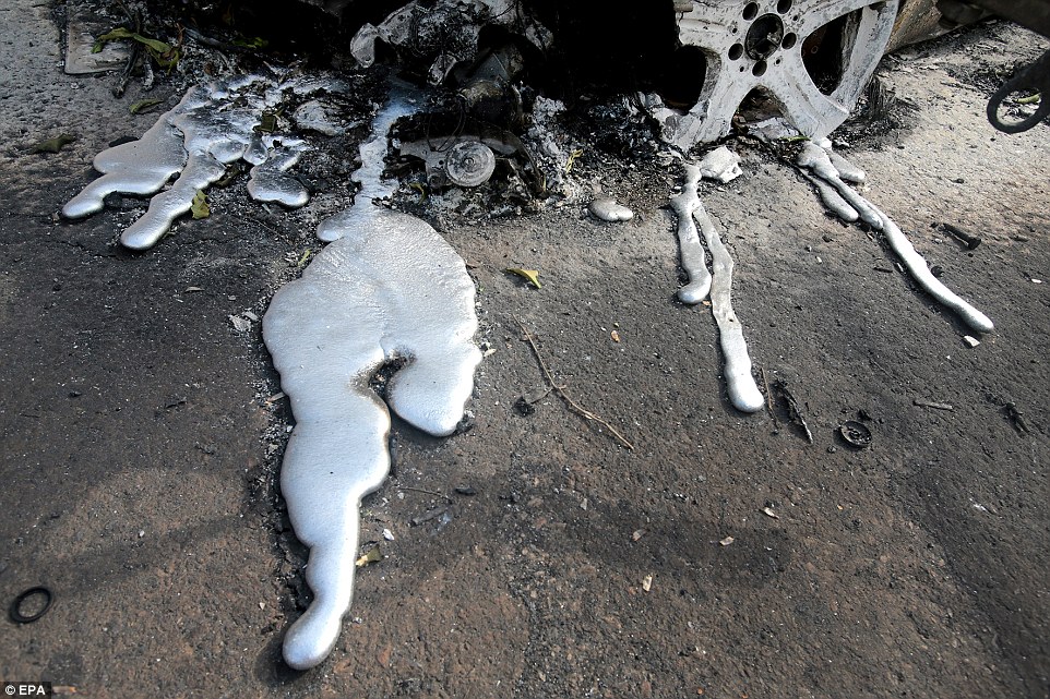 The_fire_was_so_intense_it_melted_metal_as_it_destroyed_cars_in_Greece.jpg