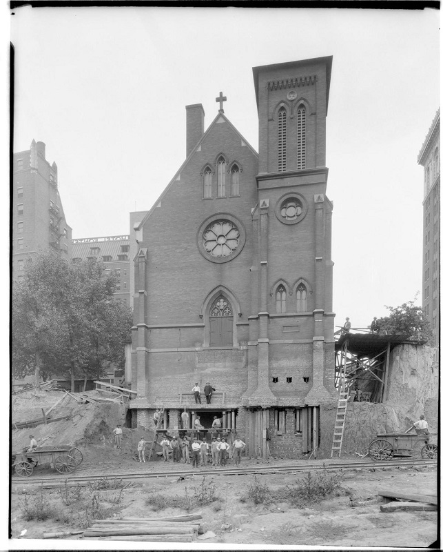 Omaha's St. Mary Magdalene Church_8.jpg