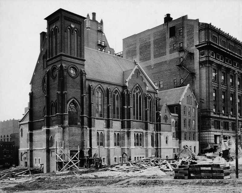Omaha's St. Mary Magdalene Church_9.jpg