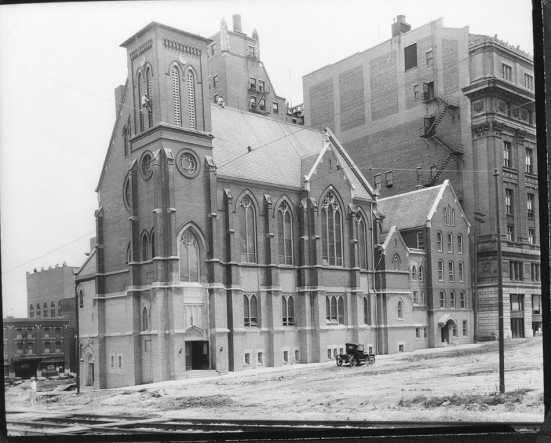 Omaha's St. Mary Magdalene Church_10.jpg