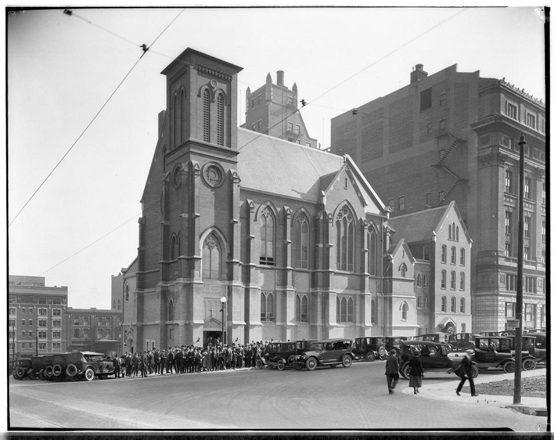 Omaha's St. Mary Magdalene Church_11.jpg