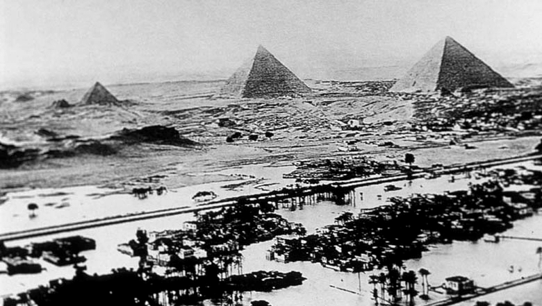 The-pyramids-of-Giza-at-high-Nile-Notice-the-large-distance-between-the-monument-of.png