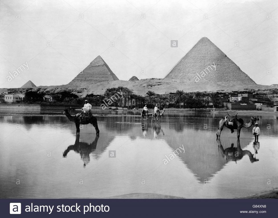 the-pyramids-of-giza-in-the-late-19th-century-during-the-flood-photo-G84XN8.jpg