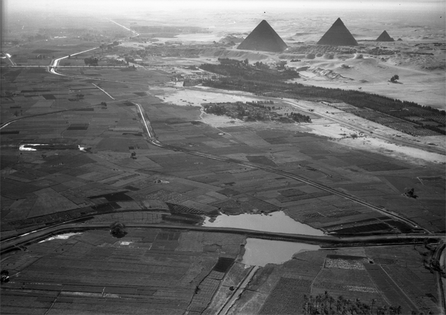 Giza-pyramids-uwm.png