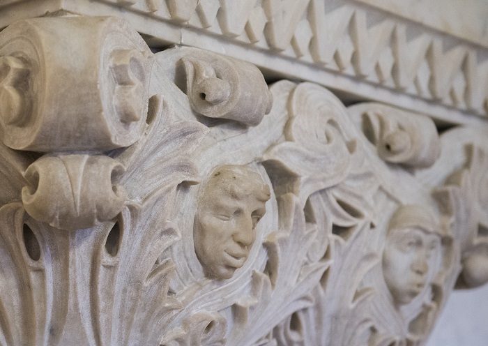 grotesques.jpg grotesques.jpg