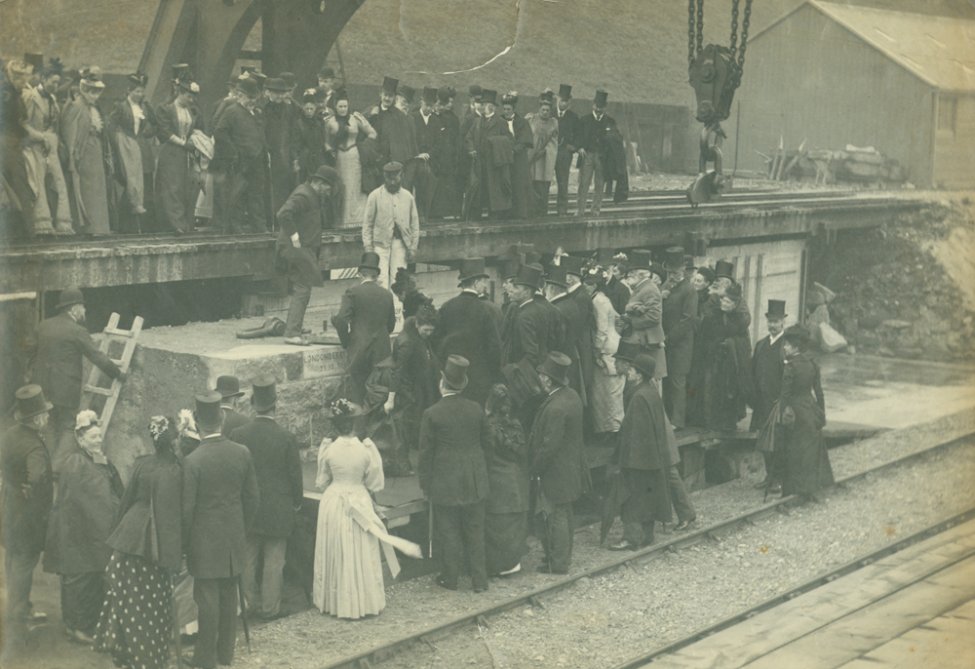 1885_crane_4.jpg 1885_crane_4.jpg