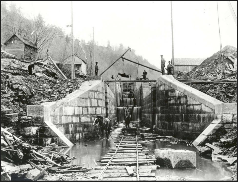 Erie canal lock men.jpeg Erie canal lock men.jpeg