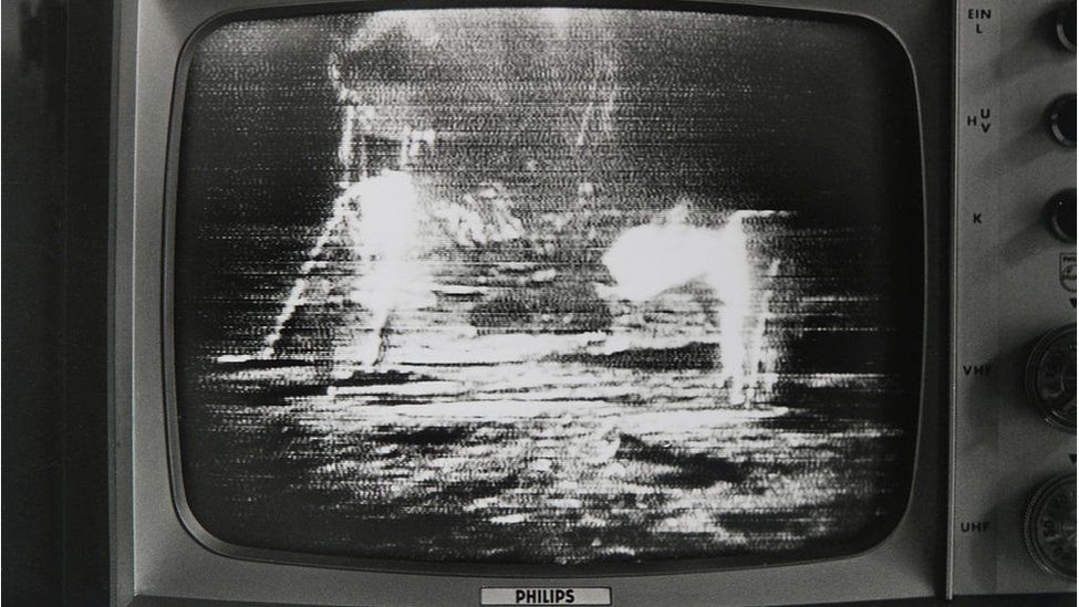 apollo_11_landing_2.jpg apollo_11_landing_2.jpg