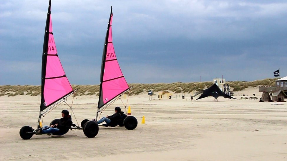 Land_Sailing.jpg Land_Sailing.jpg