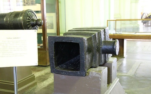 Square_cannon_1.jpg Square_cannon_1.jpg