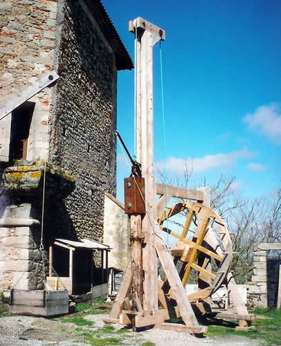 machine_medievale_enfonce_pieux.jpg machine_medievale_enfonce_pieux.jpg