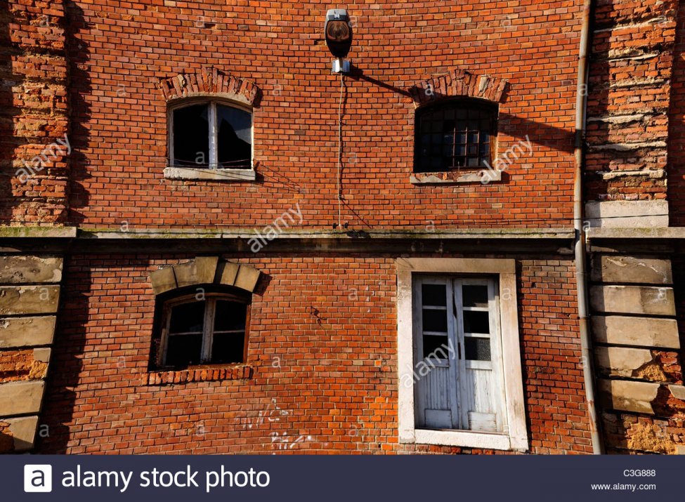 facade-of-abandoned-factory-rijeka-croatia-pincushion-distortion-C3G888.jpg