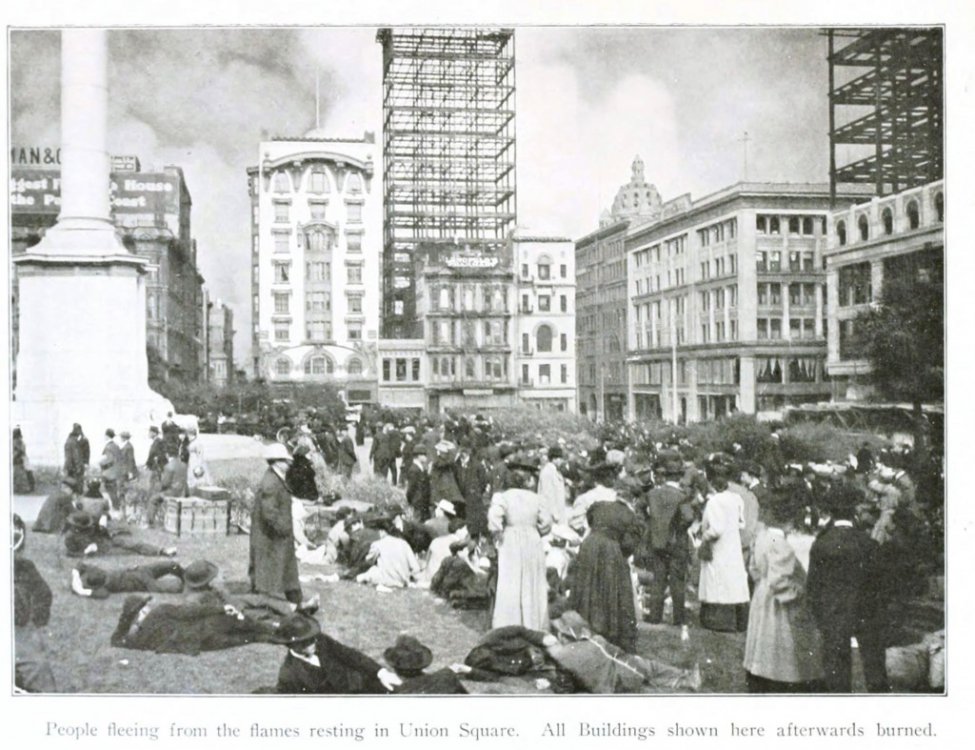 SF_Fire_Union-Square_Fire approaching.jpg SF_Fire_Union-Square_Fire approaching.jpg