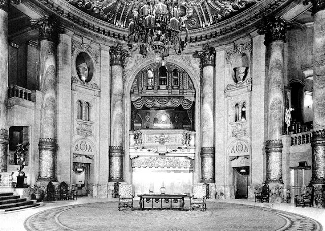 4. Roxy grand rotunda.jpg 4. Roxy grand rotunda.jpg