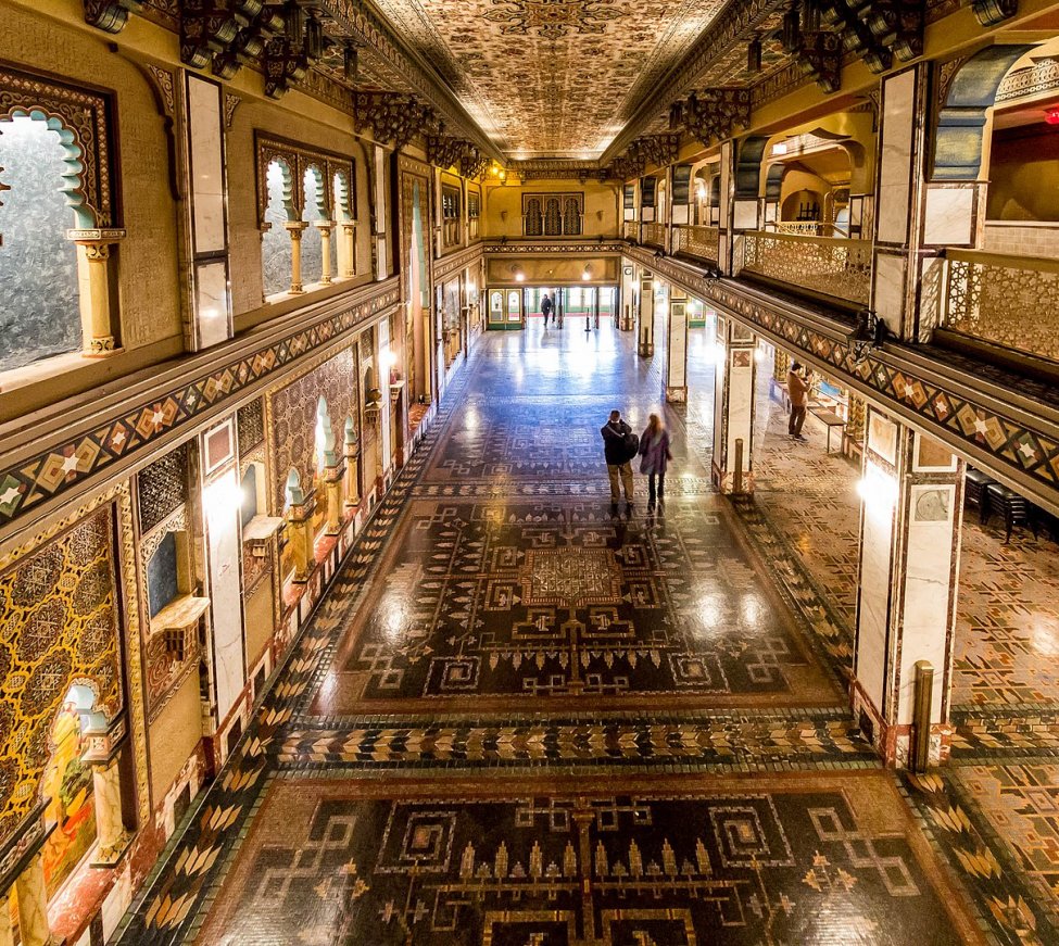 7. New_Regal_Theater_-_Lobby.jpg 7. New_Regal_Theater_-_Lobby.jpg
