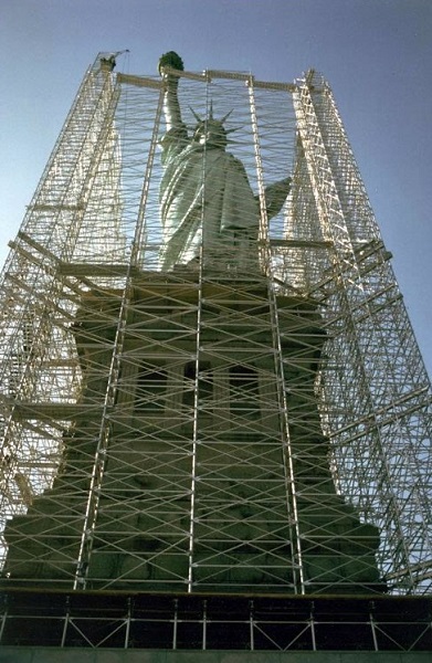Lady-Liberty-face-lift-then-celebrates-100-years-old.jpg