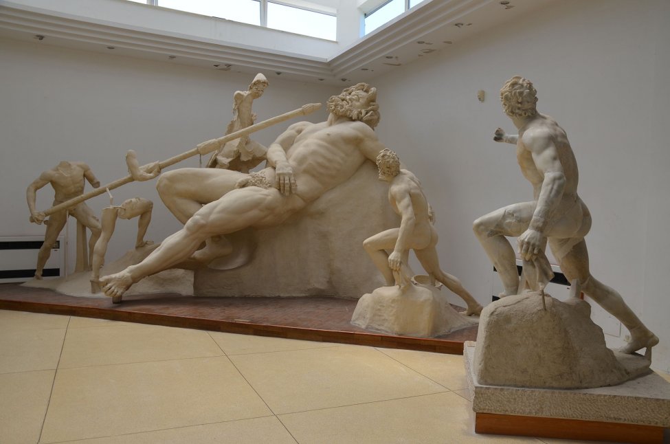 1920px-The_Blinding_of_Polyphemus,_cast_reconstruction_of_the_group,_Sperlonga_(14969535228).jpg 1920px-The_Blinding_of_Polyphemus,_cast_reconstruction_of_the_group,_Sperlonga_(14969535228).jpg