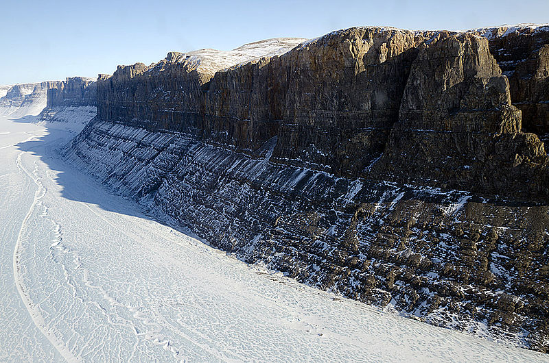 800px-Glacial_Canyon,_Northern_Greenland-2.jpg