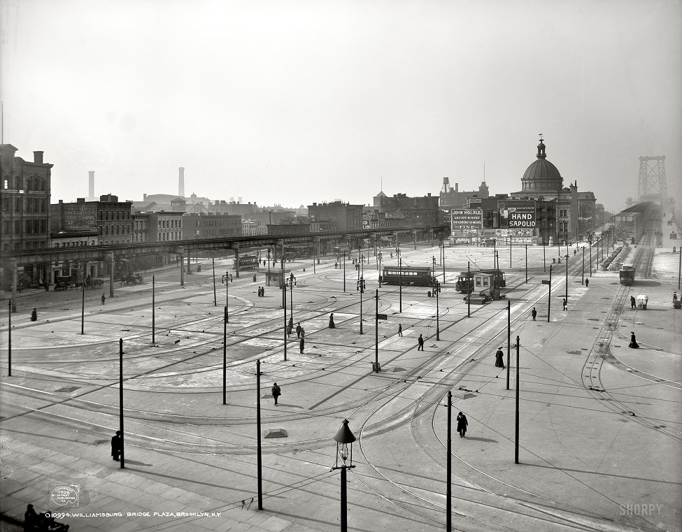 Williamsburg Bridge Plaza - 2.jpg Williamsburg Bridge Plaza - 2.jpg