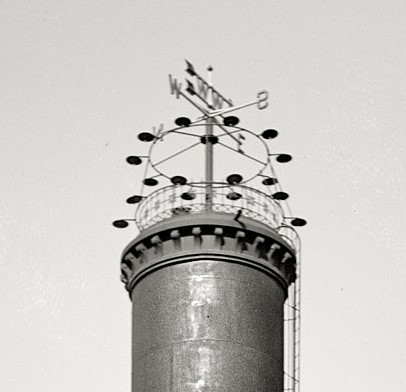 Water tower in Dwight, Illinois 1900.jpg