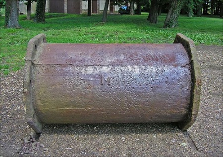 pipe-element-from-the-marly-machine.jpg