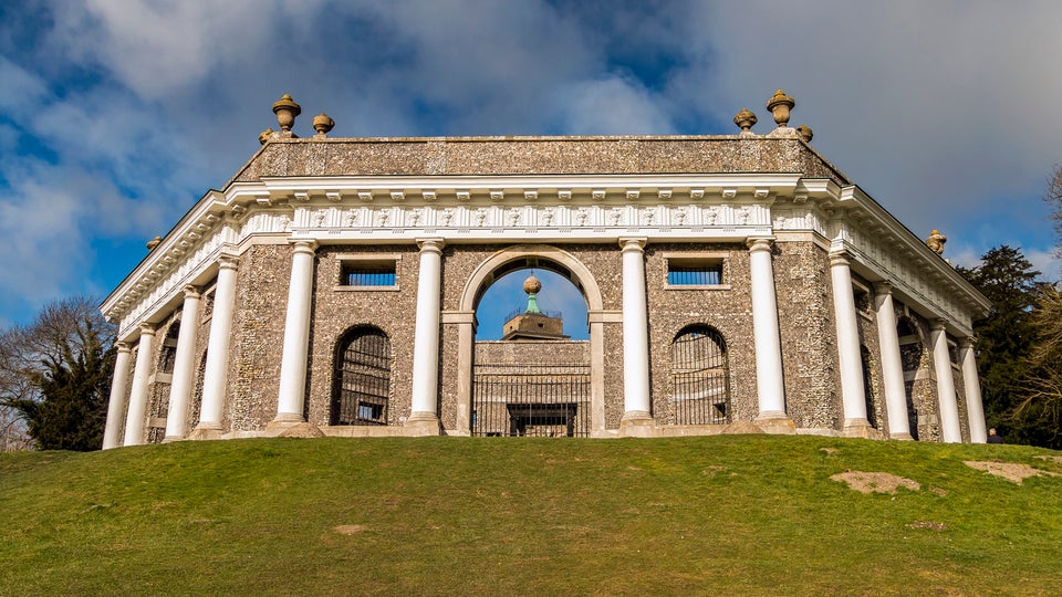 masoleum.jpg masoleum.jpg