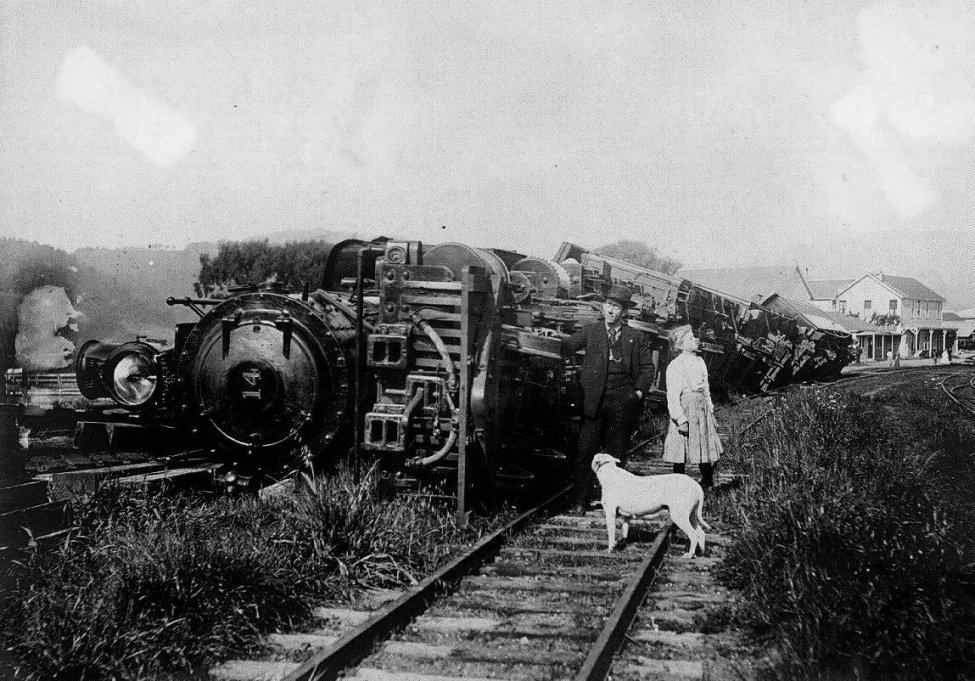 1906-train.jpg 1906-train.jpg