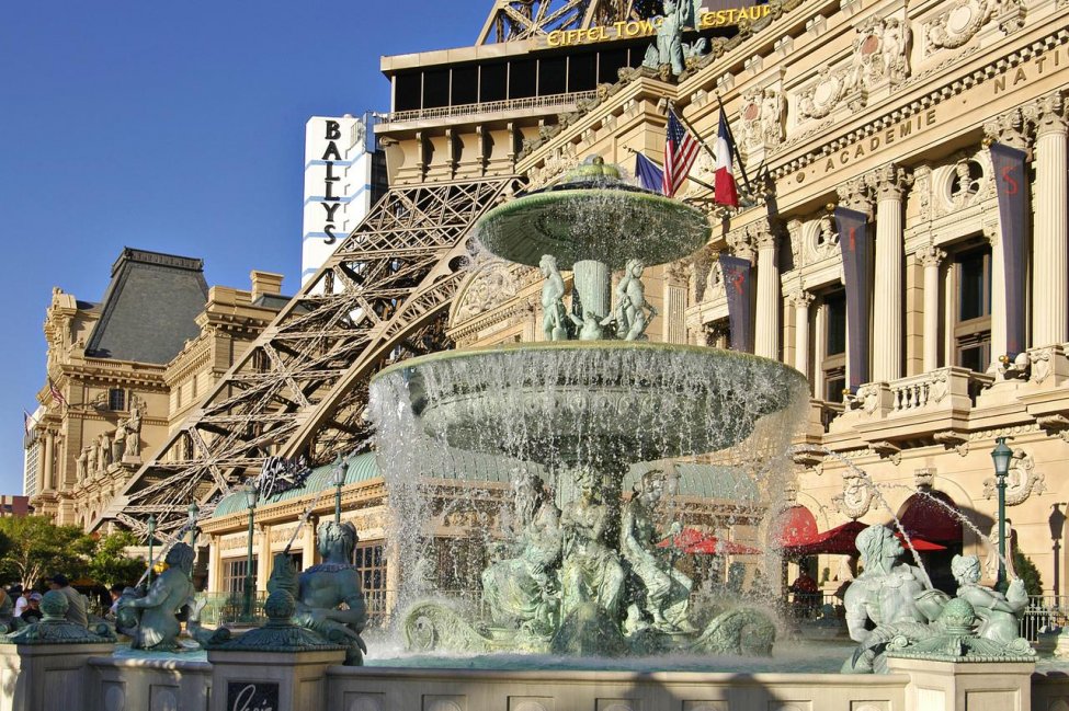 Paris-Las-Vegas-Hotel-2.jpg