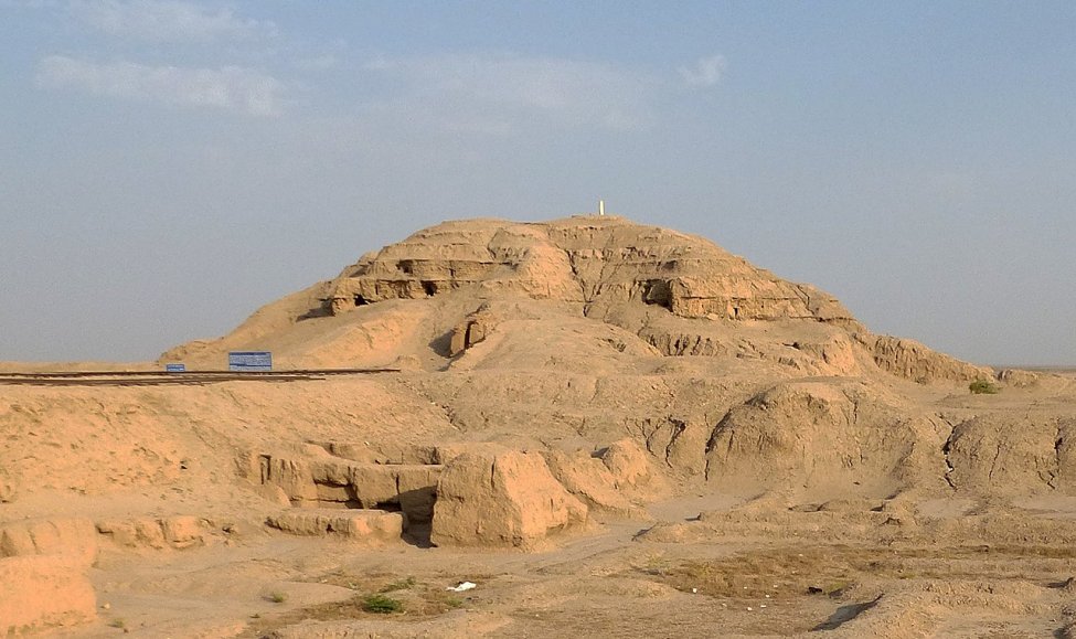 1280px-White_Temple_ziggurat_in_Uruk.jpg