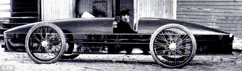 Stanley_Steamer_Fred_Marriot_LSR_Car_1906.jpg