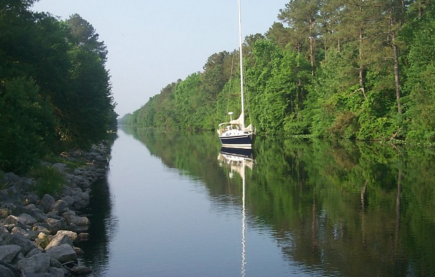 Great_Dismal_Swamp_Canal.jpg Great_Dismal_Swamp_Canal.jpg