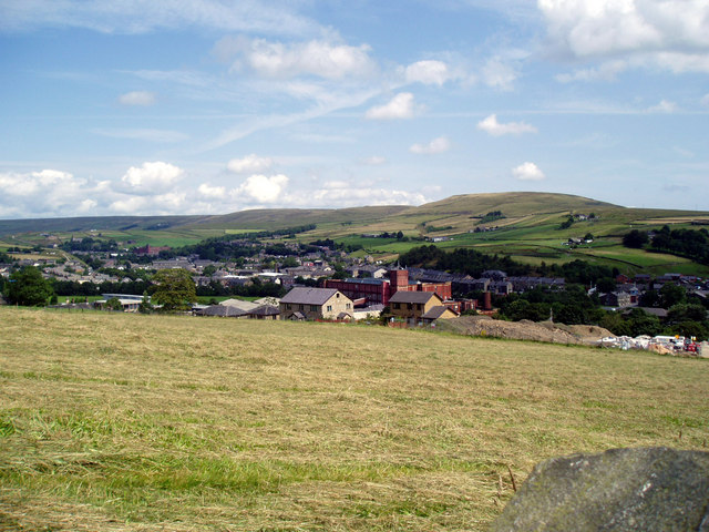 View_over_Whitworth_to_Brown_Wardle_Hill.jpg