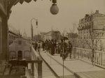 Moving_Sidewalk_Paris_1900_10.jpg